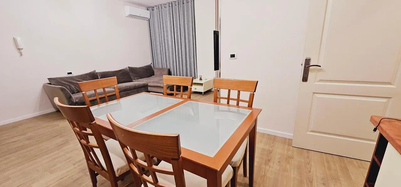 Discover Tirana From Our 3-Room Apartment With Free Parking-Komuna E Parisit 0*,